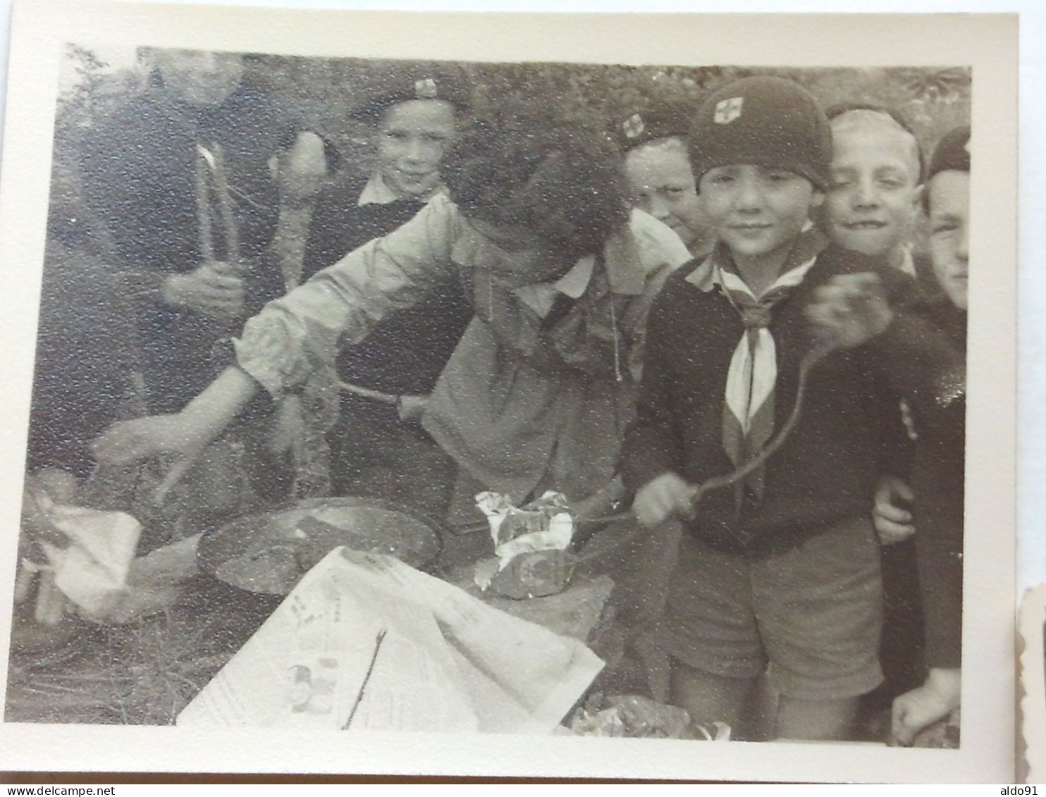 (Scoutisme - Photos Anciennes...) - Lot De 7 Documents Photo. Fête Et Camp  "Groupe Coeur Vaillant Charles Foucault" - Padvinderij
