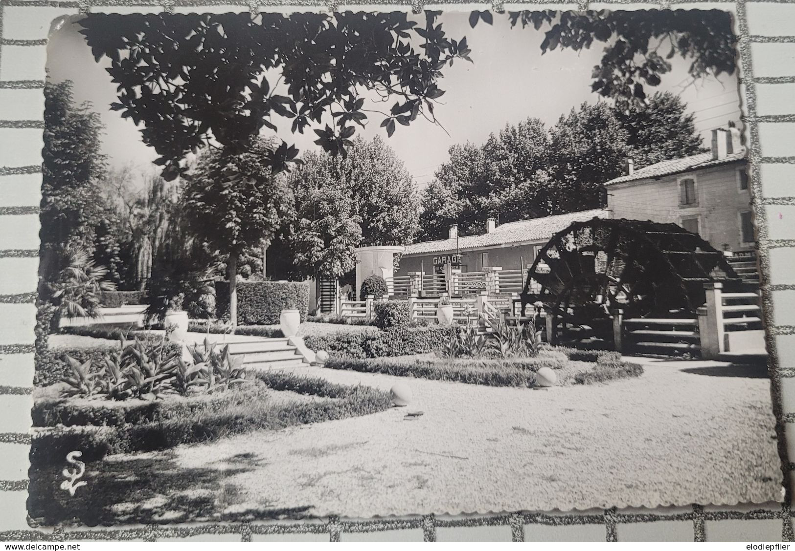 Lisle Sur Sorgues. Vaucluse. Un Coin Du Jardin Public - L'Isle Sur Sorgue