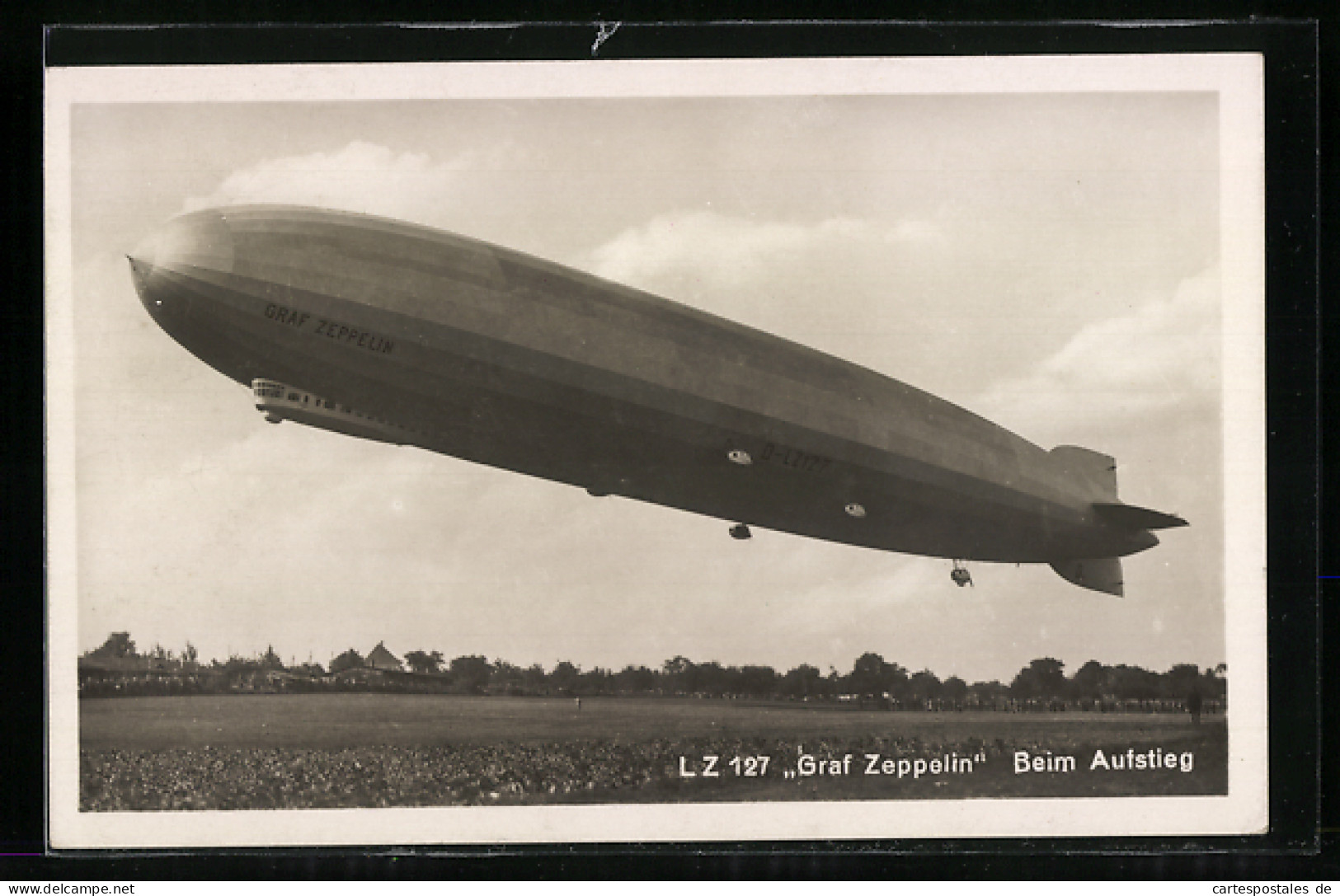 AK Aufstieg Des Lufschiffes LZ 127 Graf Zeppelin  - Dirigeables