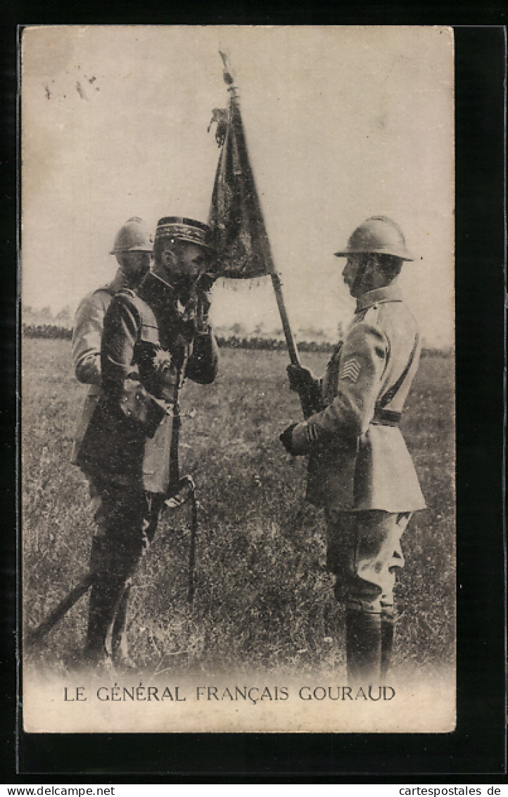 AK Le Général Francais Gouraud, Heerführer Küsst Die Fahne  - Guerre 1914-18