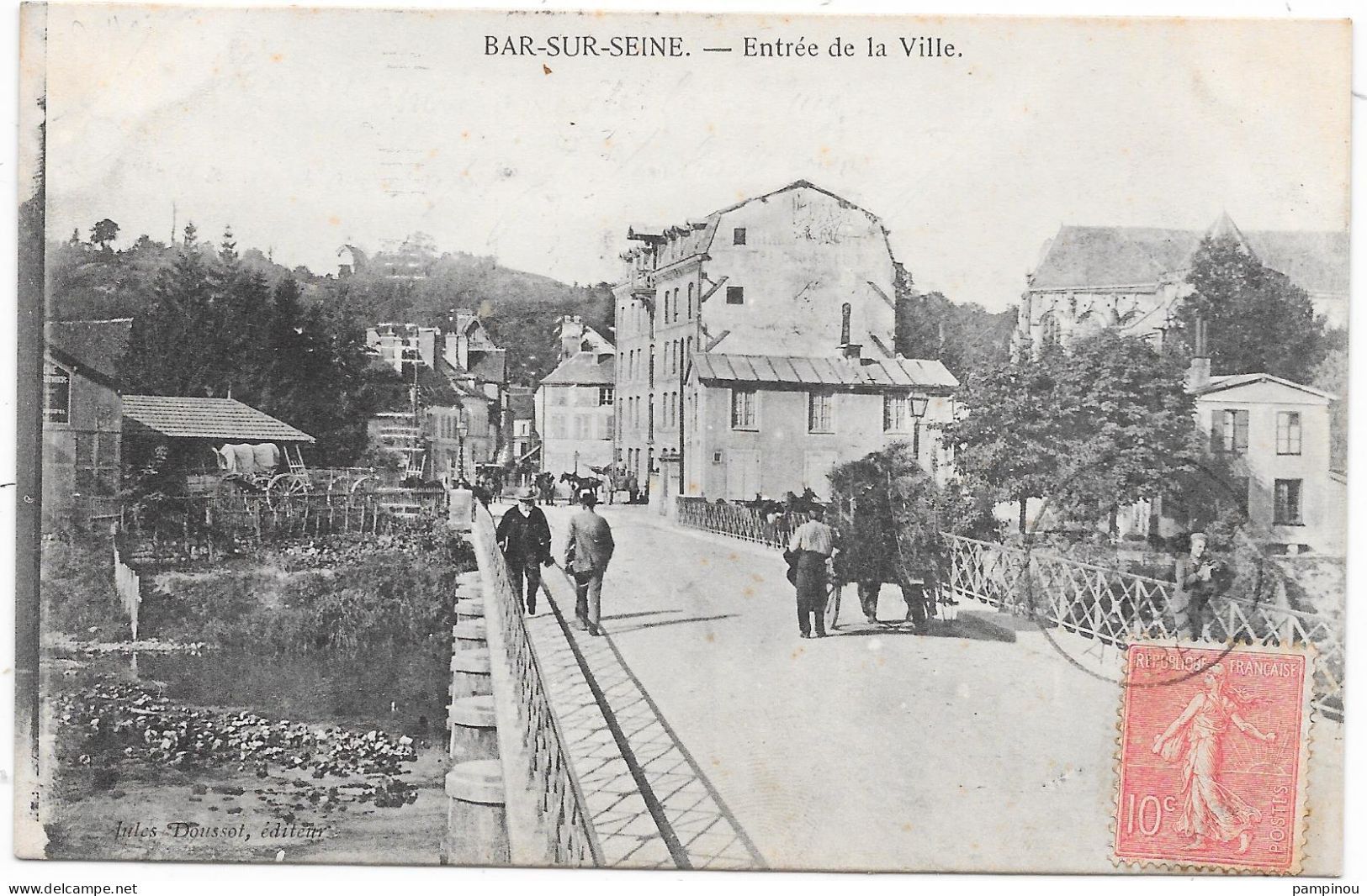 10 - BAR SUR SEINE - Entrée De La Ville - Animée - Bar-sur-Seine