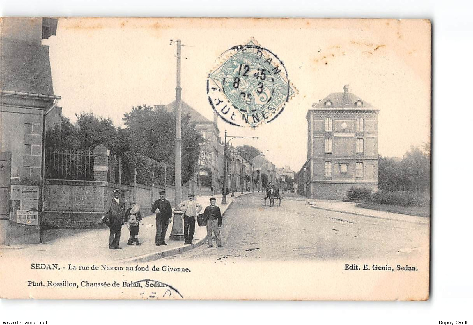 SEDAN - La Rue De Nassau Au Fond De Givonne - état - Sedan