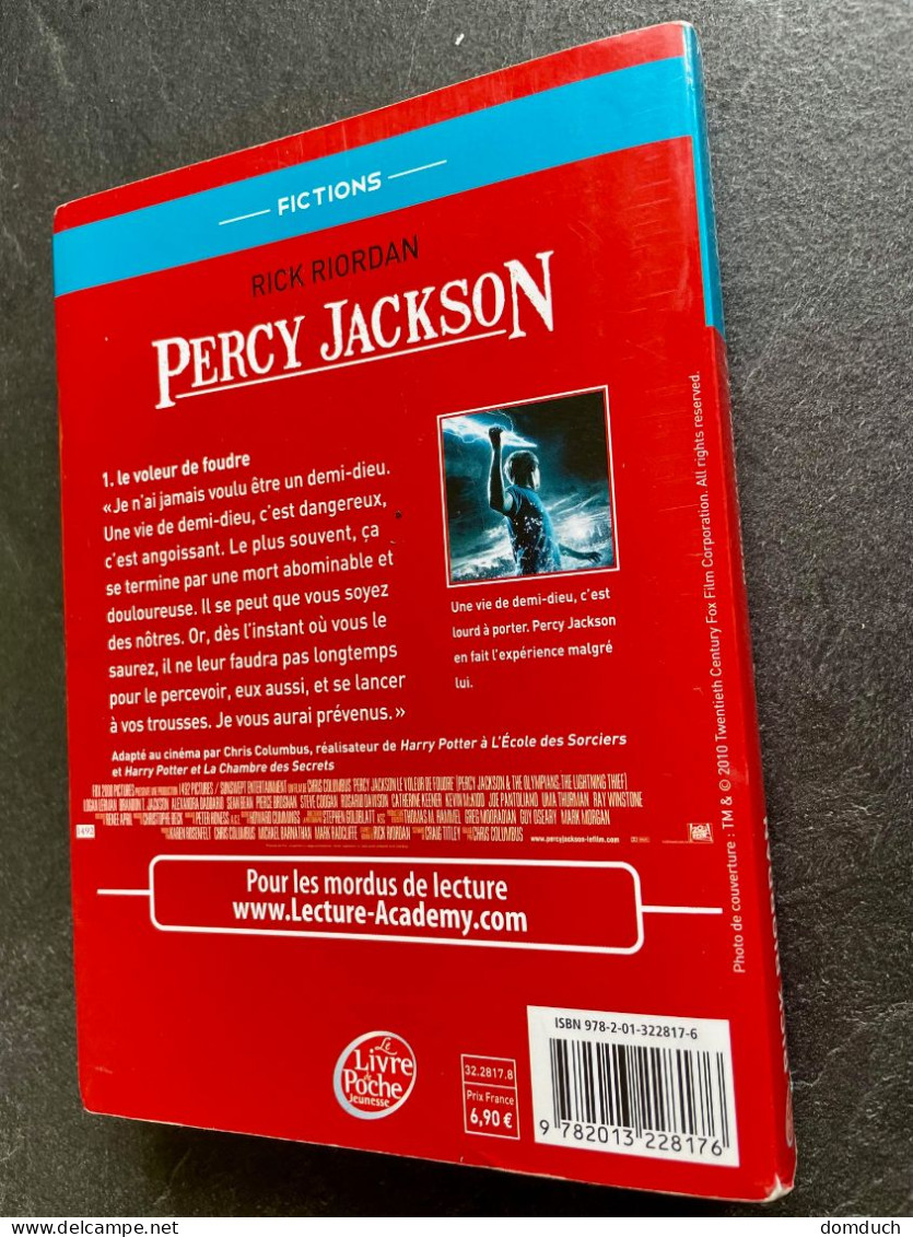 Le Livre De Poche Jeunesse N° 1449    Perry Jackson 1    LE VOLEUR DE FOUDRE    Rick RIORDAN - Fantastique