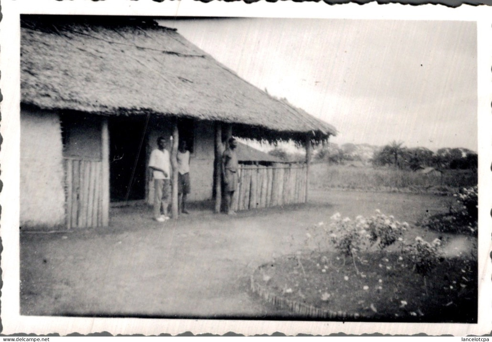 PHOTO 9X6 / GABON - CASE à MOUILA - Afrika