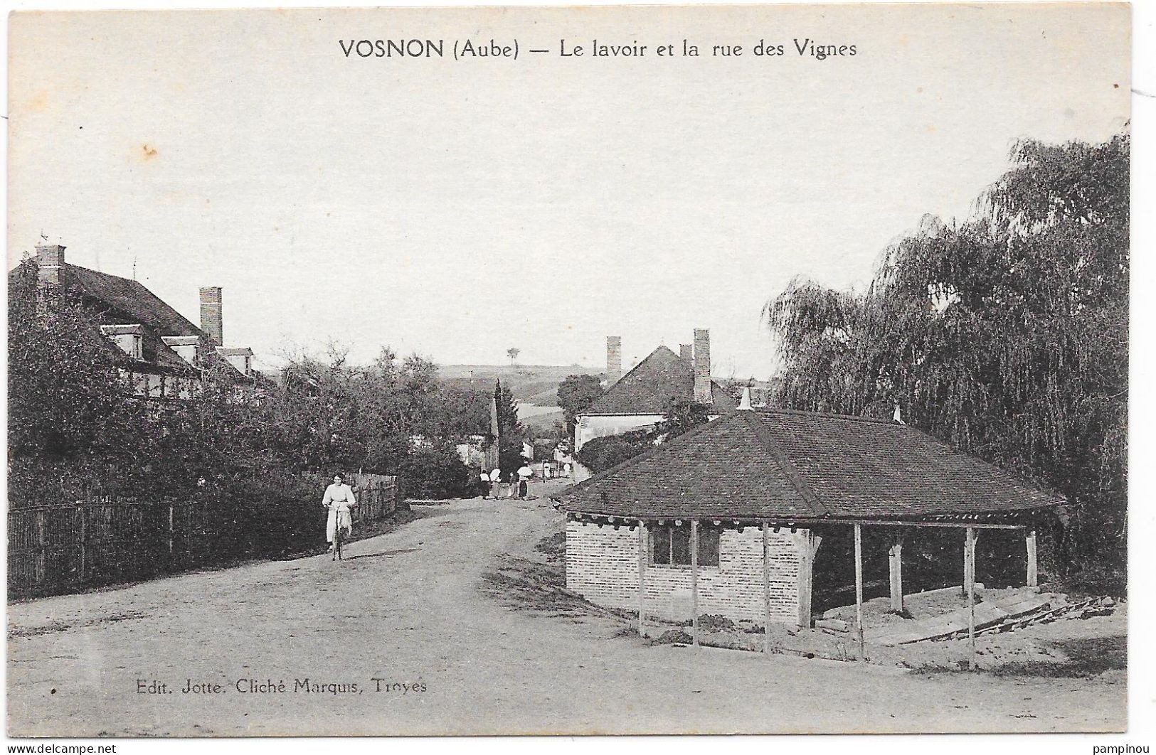 10 - VOSNON - Le Lavoir Et La Rue Des Vignes - Autres & Non Classés