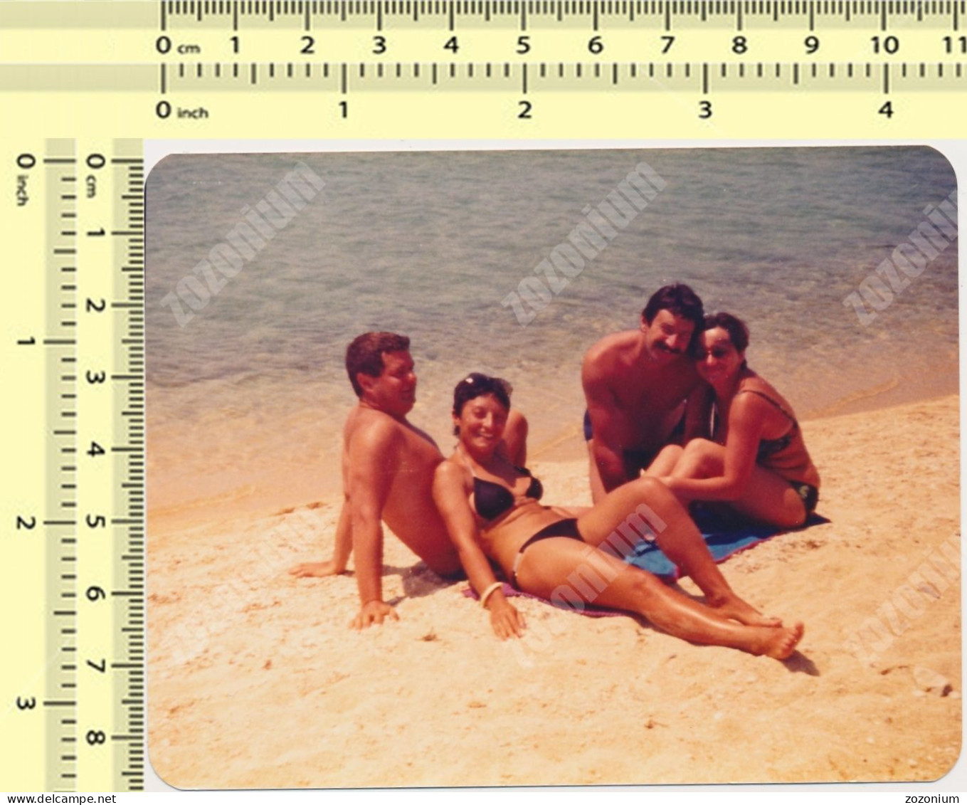 REAL PHOTO Ancienne,Beach Group Shirtless Men Bikini Women, Hommes Nu Femmes Sur Plage COLOR PHOTO SNAPSHOT - Anonymous Persons