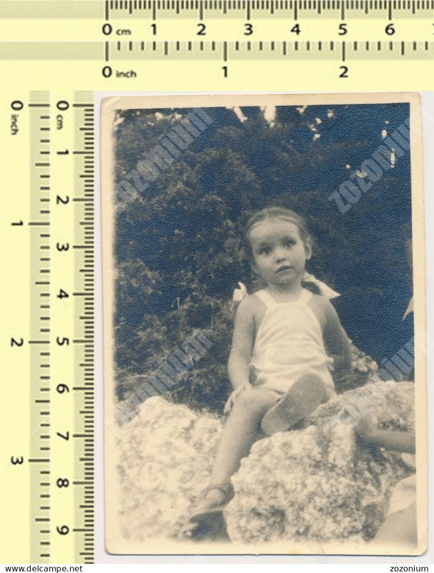 REAL PHOTO Ancienne, Cute Little Kid Girl, Petit Fillette PHOTO SNAPSHOT - Anonymous Persons
