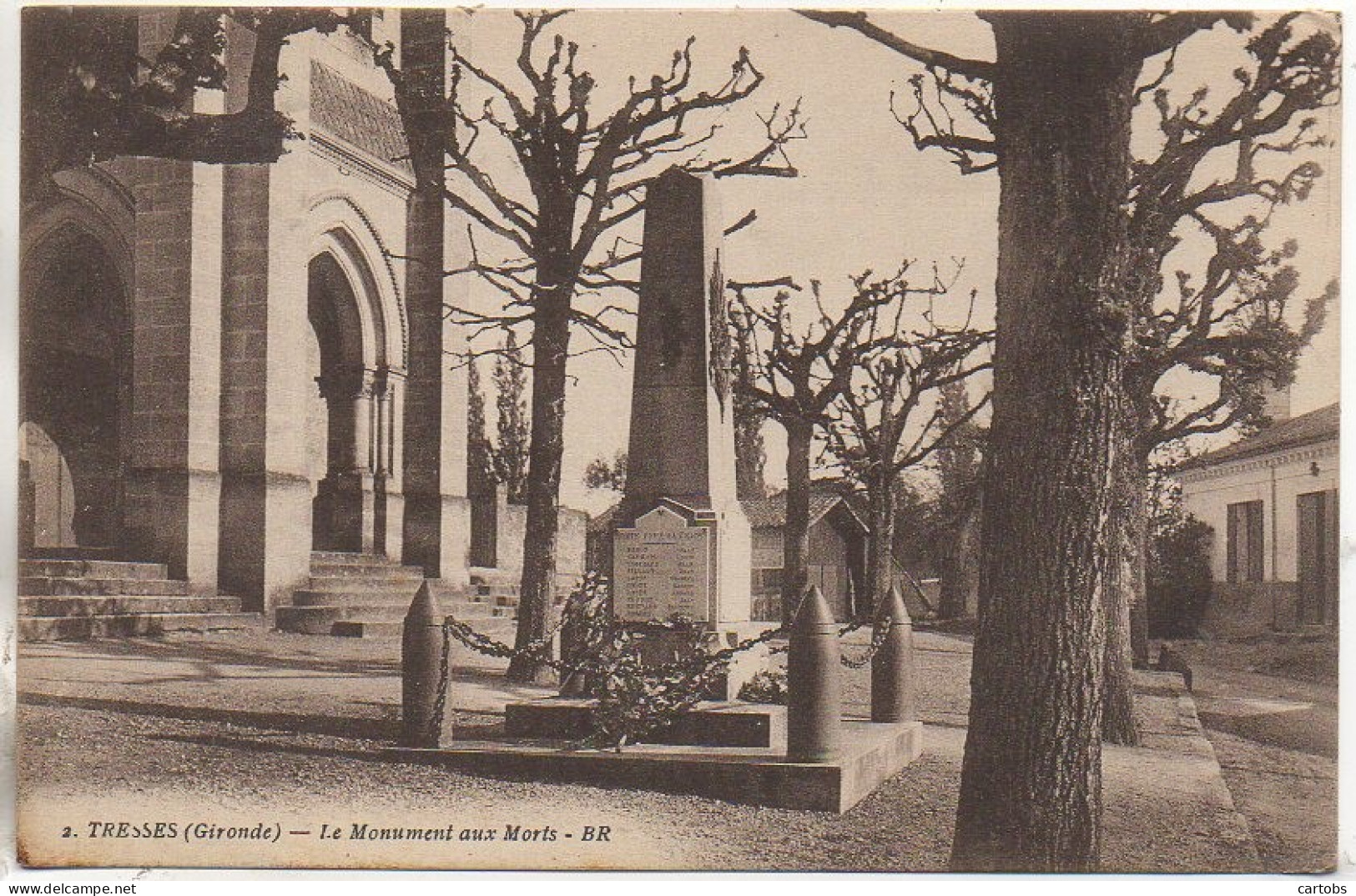 33 TRESSES  Le Monument Aux Morts - Andere & Zonder Classificatie