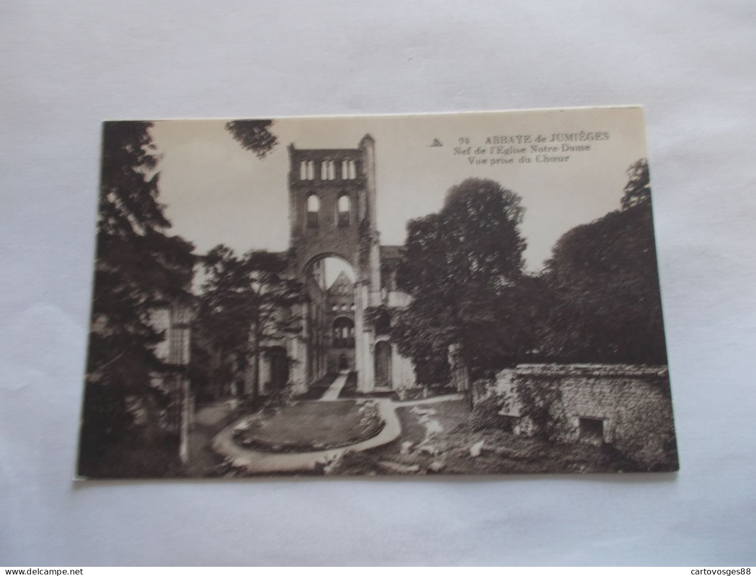 ABBAYE DE JUMIEGES   ( 76 Seine Maritime )  NEF DE L EGLISE NOTRE DAME VUE PRISE DU CHOEUR - Jumieges