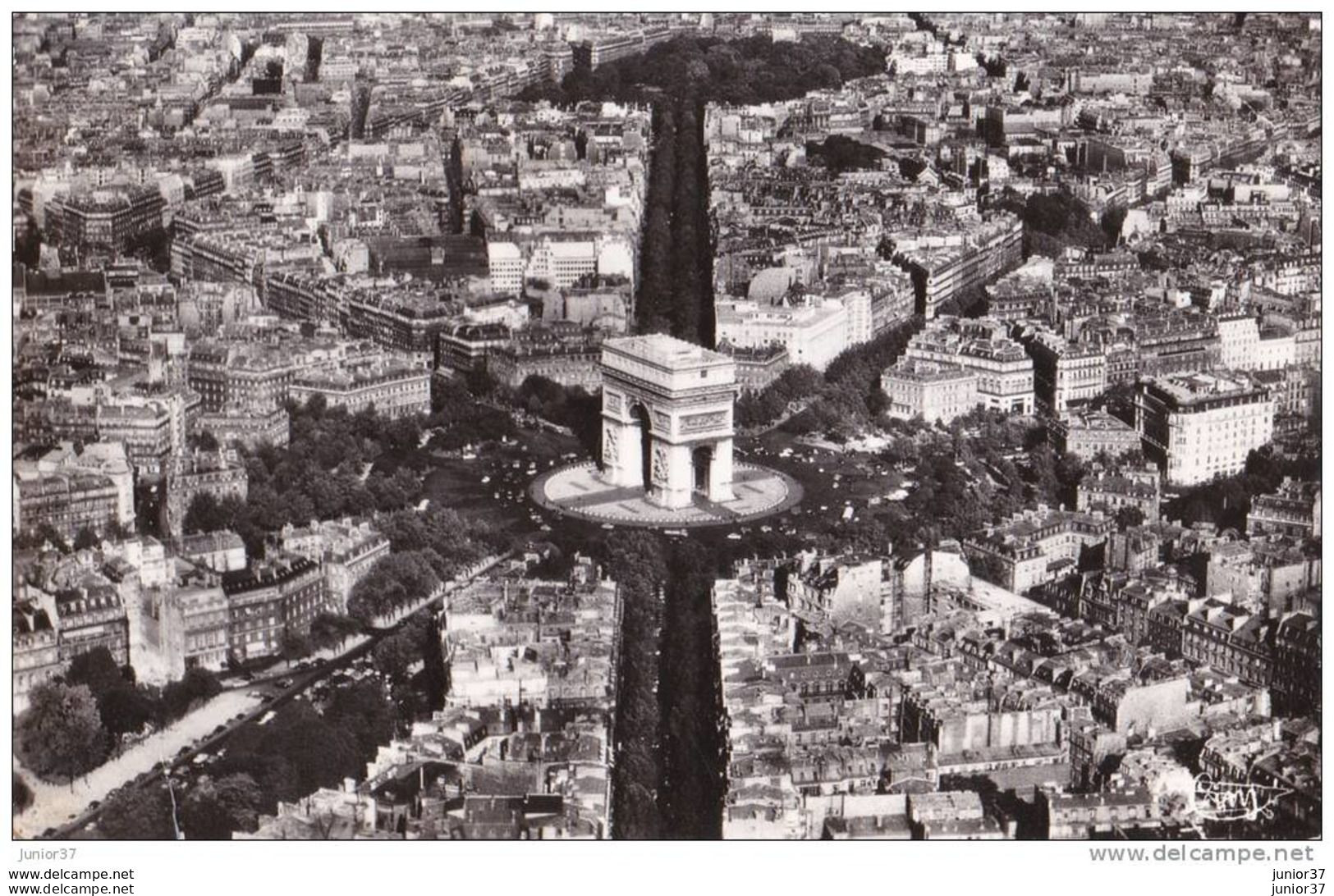 2 Cartes De Paris, L'etoile Et L'Arc De Triomphe - Triumphbogen