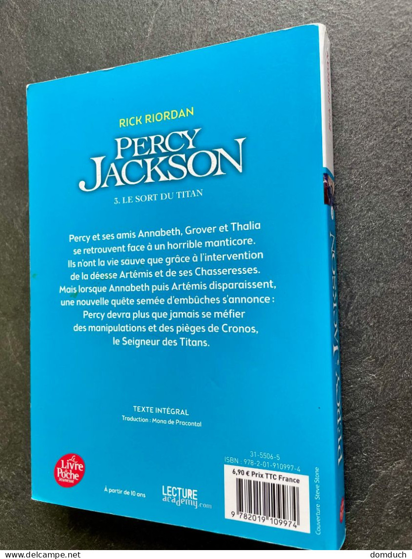 Le Livre De Poche Jeunesse     Perry Jackson 3    LE SORT DU TITAN    Rick Riordan - Fantastique