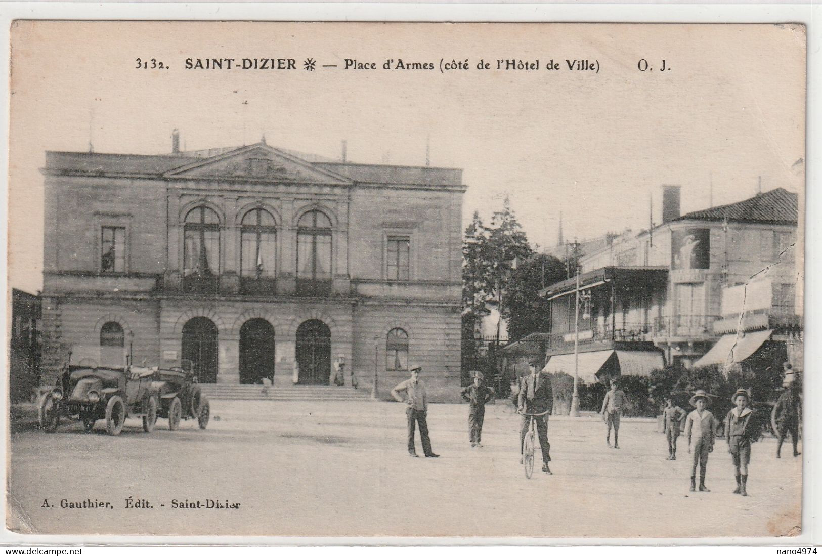 St Dizier - Place D'Armes - Côté Hôtel De Ville - Saint Dizier