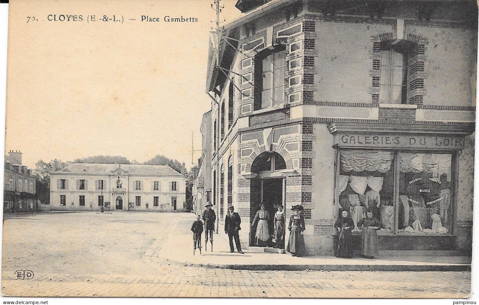 28 - CLOYES - Place Gambetta - Animée - Magasin Galeries Du Loir - Cloyes-sur-le-Loir