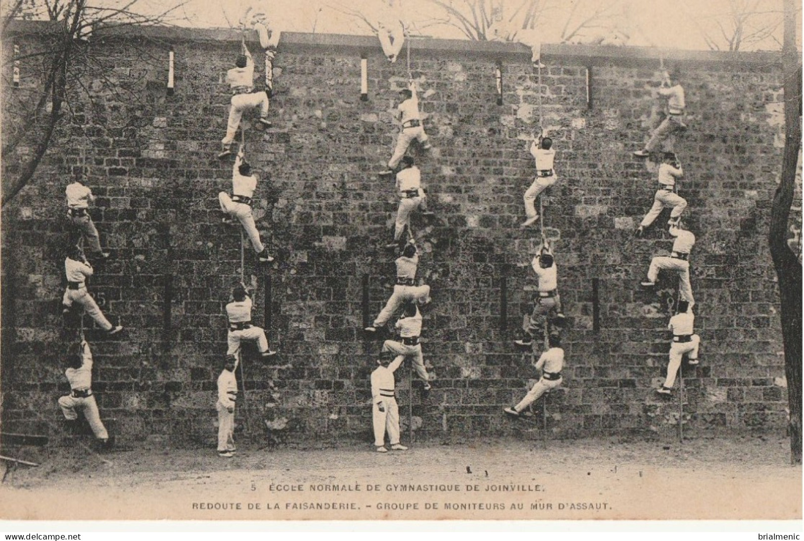 JOINVILLE LE PONT Ecole Normale De Gymnastique  Au Mur D'assaut - Joinville Le Pont
