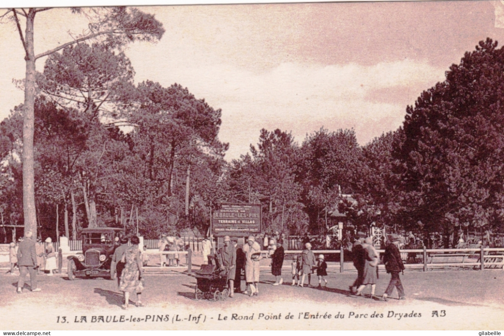 44 -  LA BAULE Les PINS - Le Rond Point De L'entrée Du Parc Des Dryades - La Baule-Escoublac