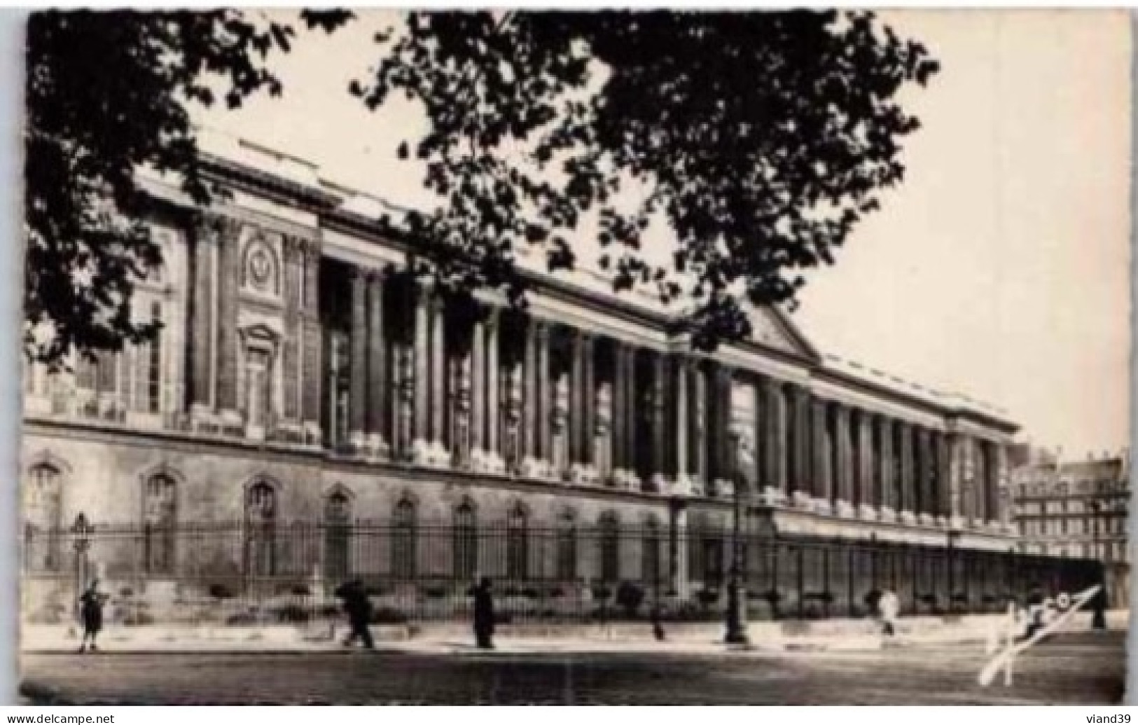 PARIS. -  Le Palais Du Louvre. Notre Paris    Non Circulée - Louvre