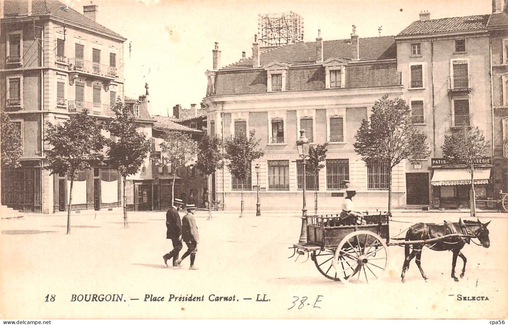 BOURGOUIN - Isère - Attelage - Place Président Carnot - Bourgoin