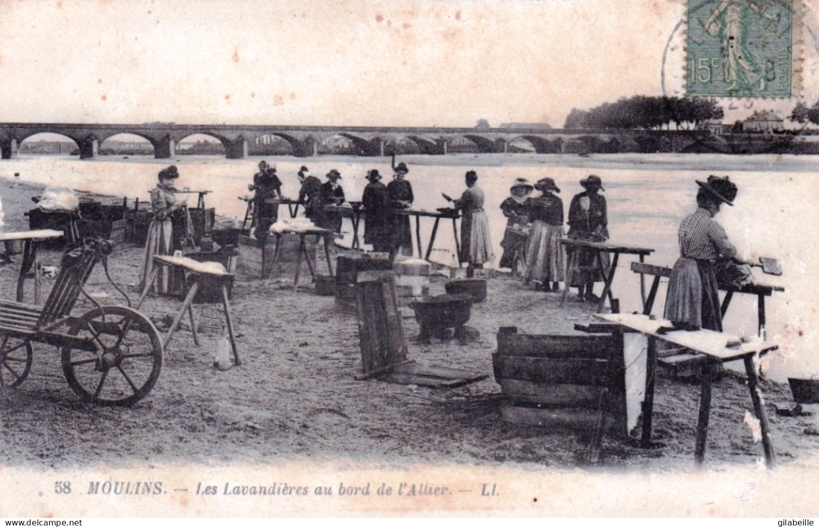 03 - Allier -  MOULINS - Les Lavandieres Au Bord De L'allier - Moulins