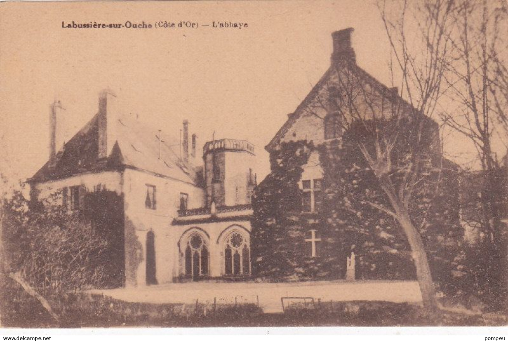 QT - Lot 20 Cartes  - Cathedrales / Abbayes / Eglises De France - 5 - 99 Postcards