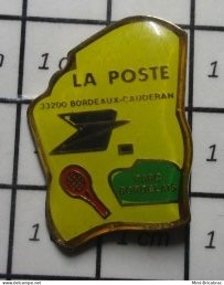 1618B Pin's Pins / Beau Et Rare / POSTES / LA POSTE BORDEAUX CAUDERAN PARC BORDELAIS RAQUETTE TENNIS - Post