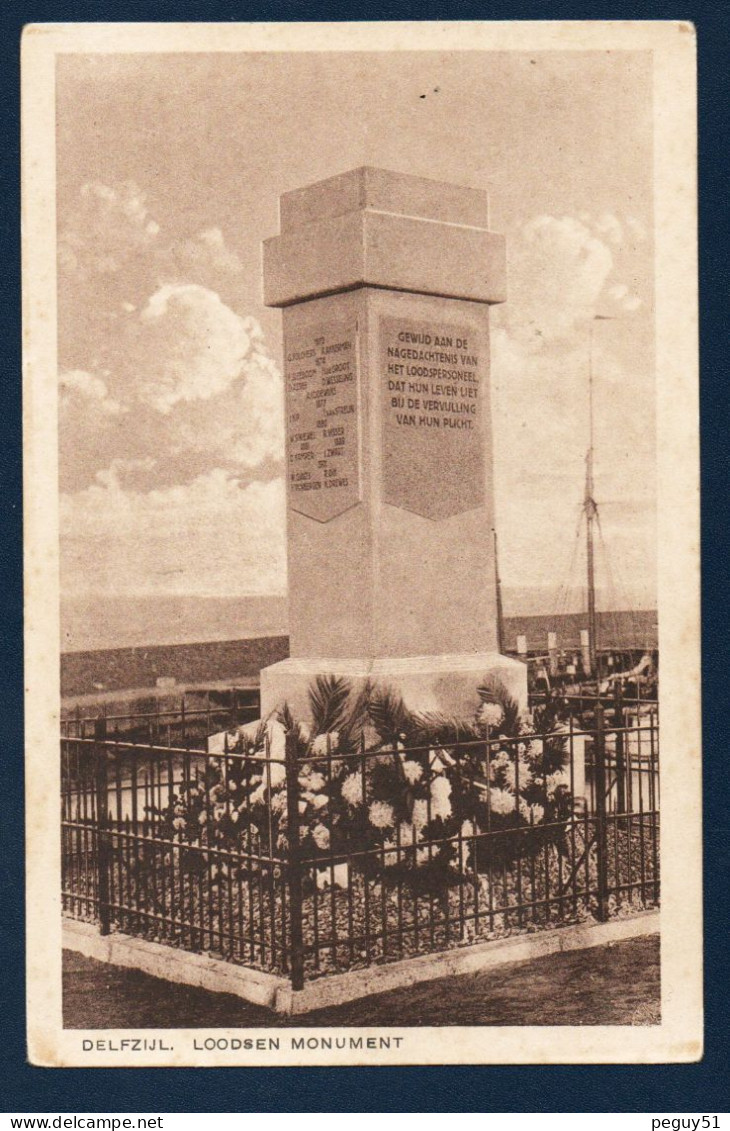 Delfzijl. Loodsen Monument. Inauguré Le 21 Octobre 1922 à La Mémoire Des Pilotes De La Goélette Eems II Couléé En 1921 - Delfzijl