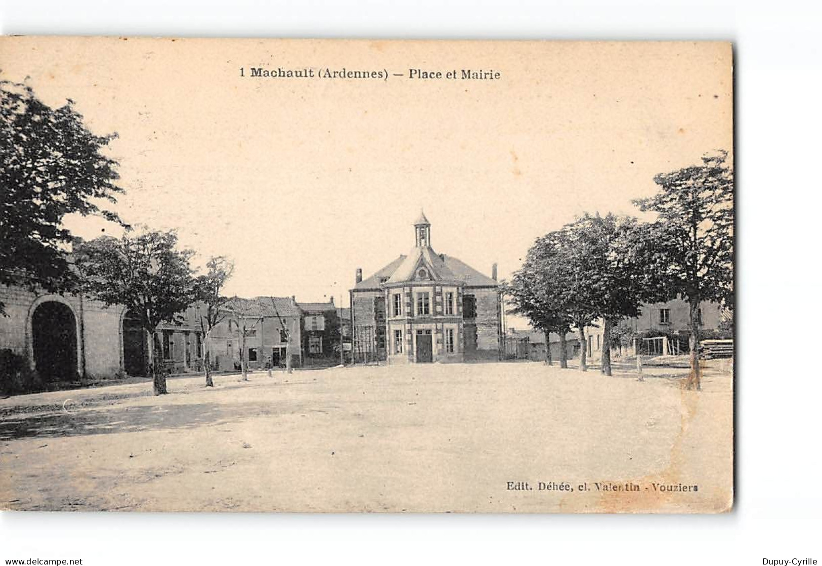 MACHAULT - Place Et Mairie - Très Bon état - Other & Unclassified