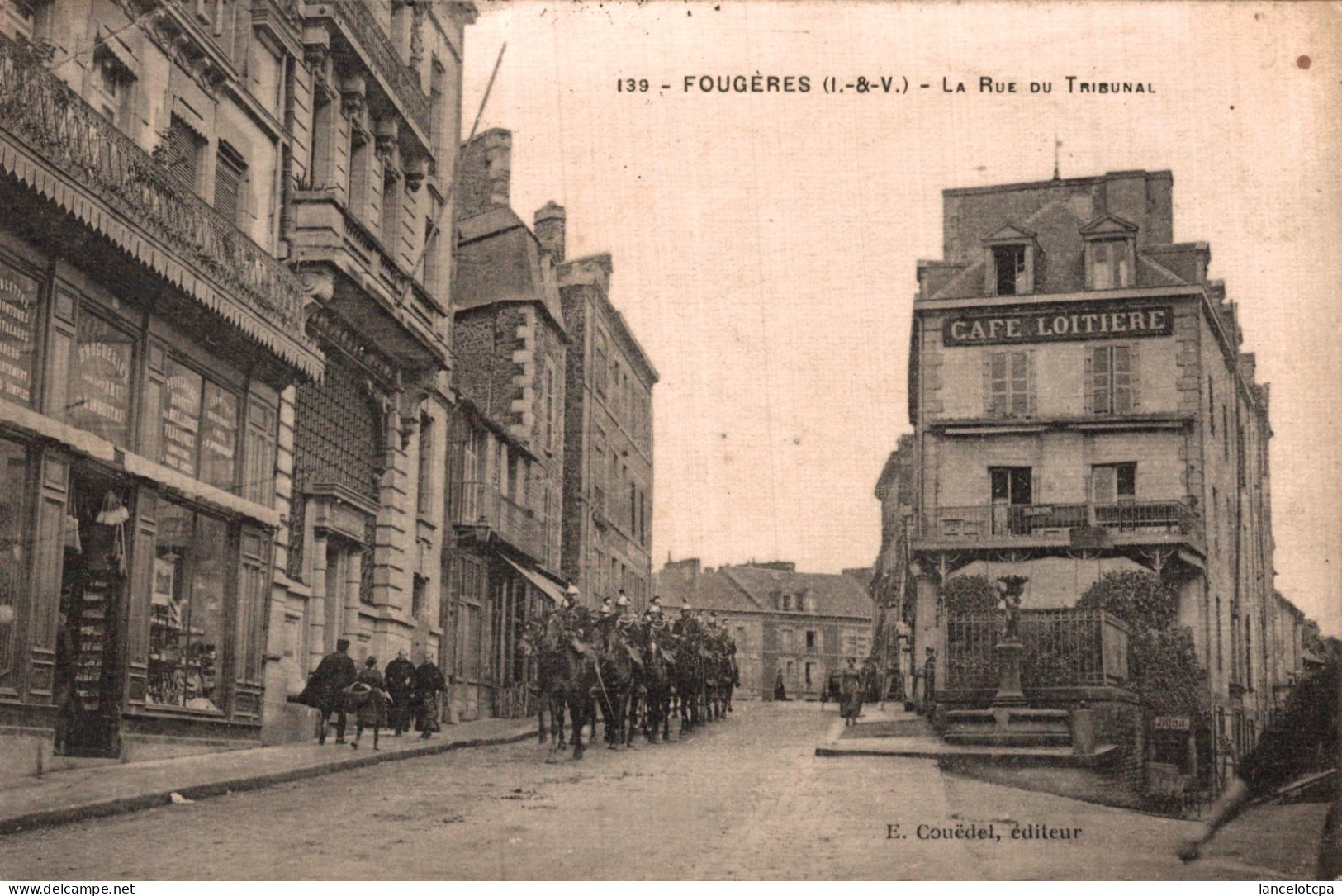 35 - FOUGERES / LA RUE DU TRIBUNAL - Fougeres