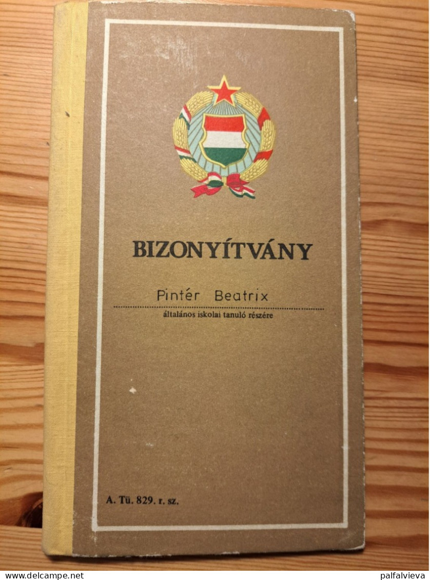 School Report, Elementary School 1983. - Hungary - Diploma's En Schoolrapporten
