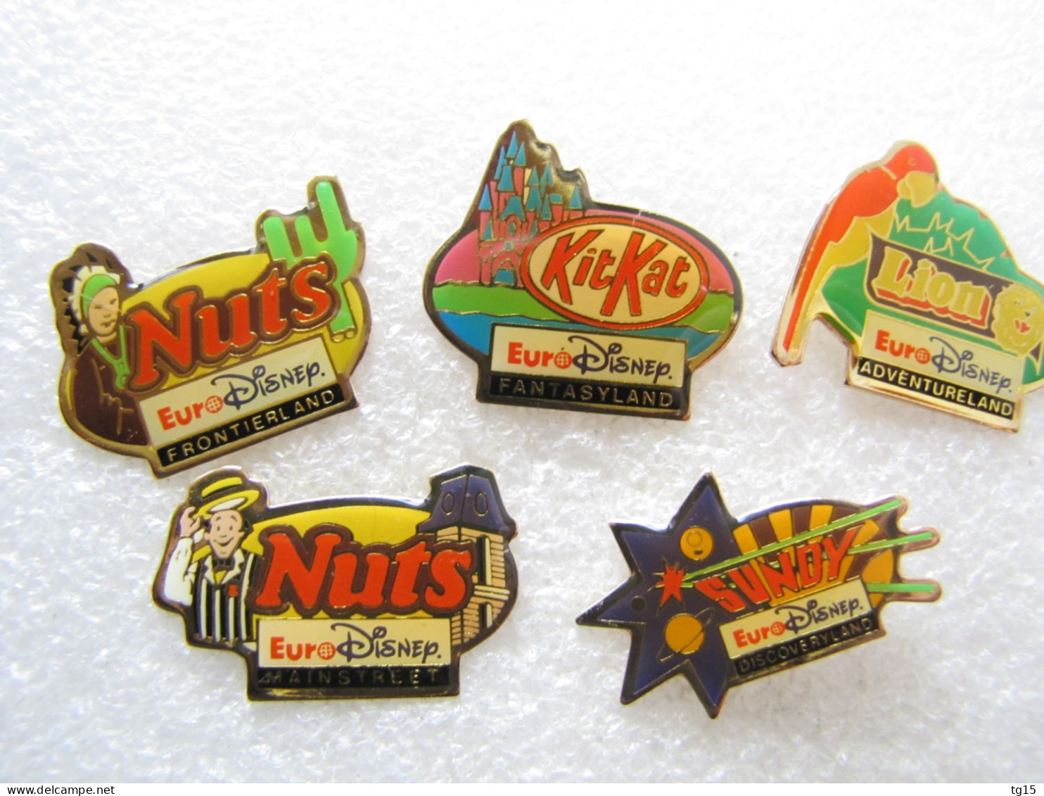 PIN'S  LOT 5  DISNEY - Autres & Non Classés