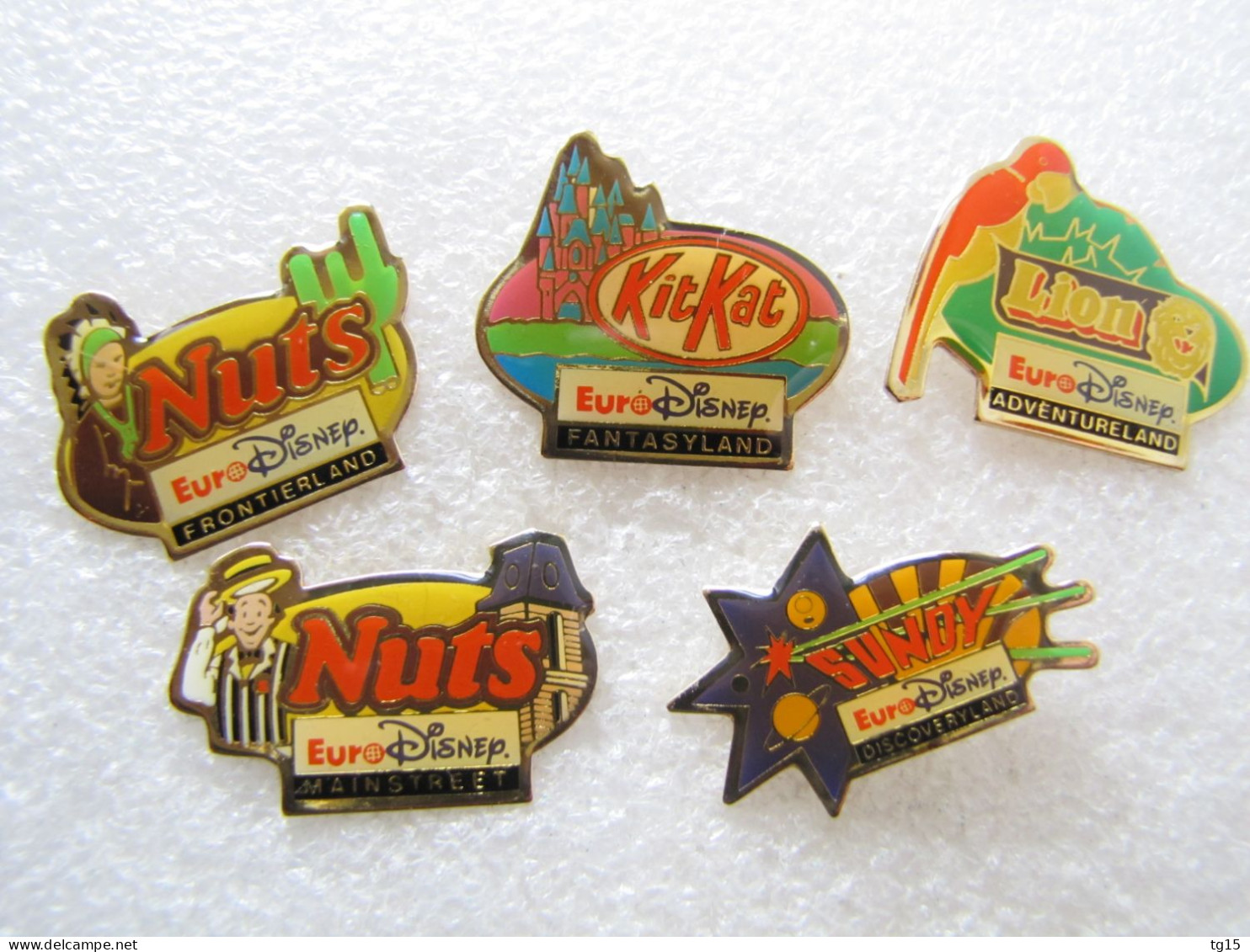 PIN'S  LOT 5  DISNEY - Autres & Non Classés