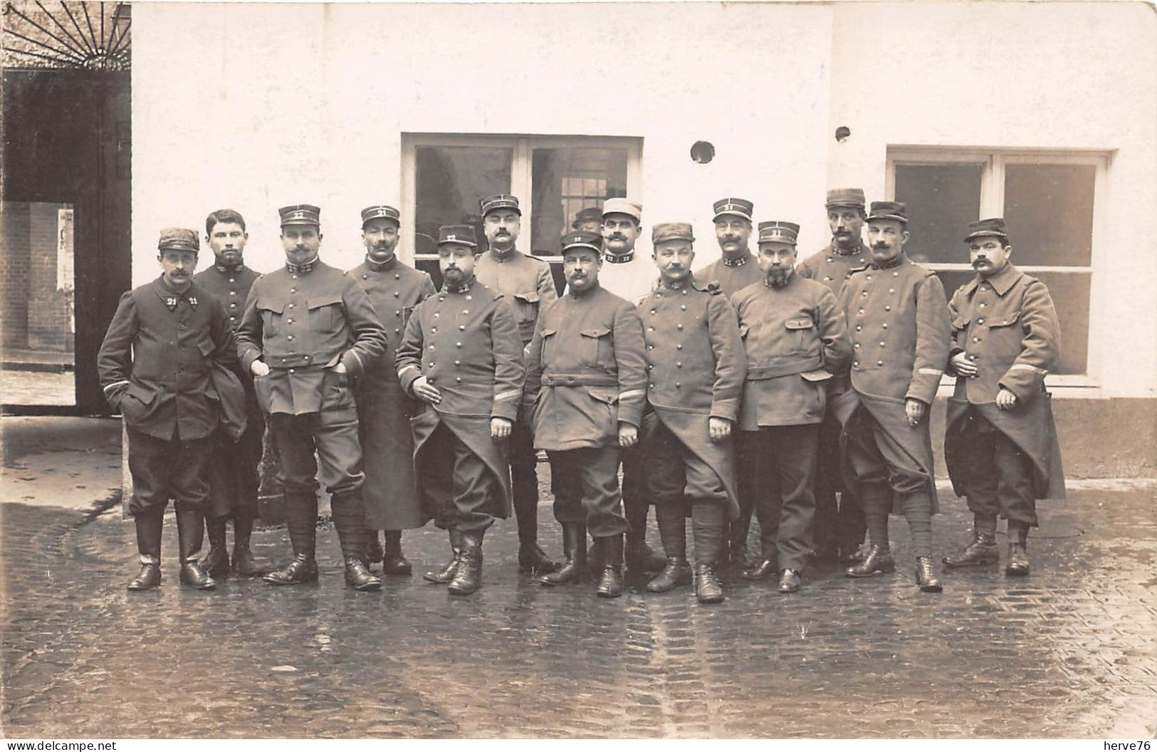 Militaria - Carte Photo - Soldats Du 21ème Et 22ème Régiments - Regiments