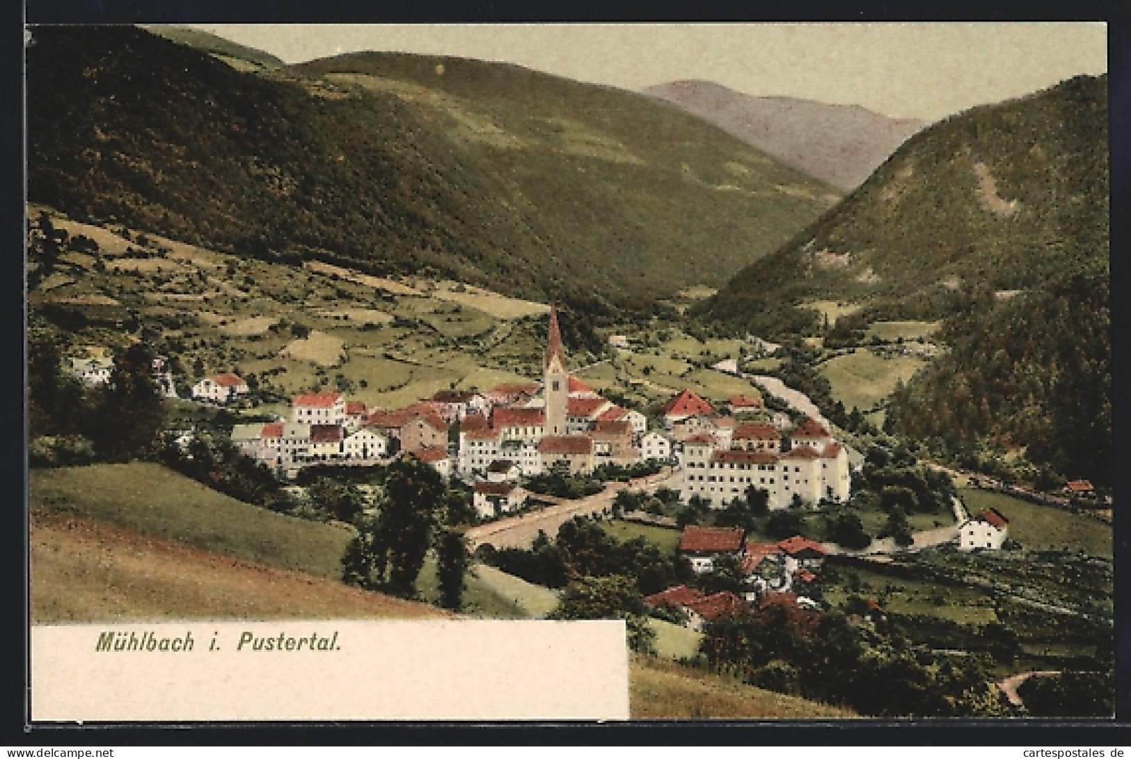 Cartolina Mühlbach I. Pustertal, Ortsansicht Mit Bewaldeten Bergen  - Autres & Non Classés