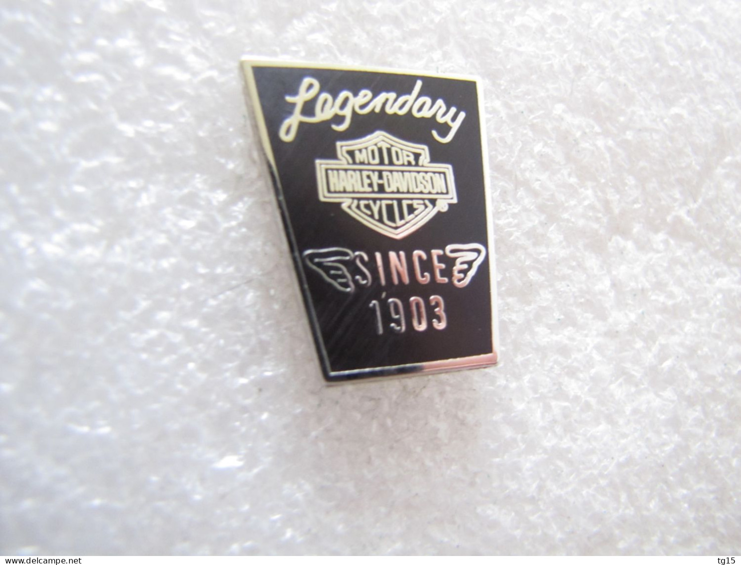 PIN'S   MOTO  HARLEY DAVIDSON   LEGENDARY  Email De Synthèse - Motorräder