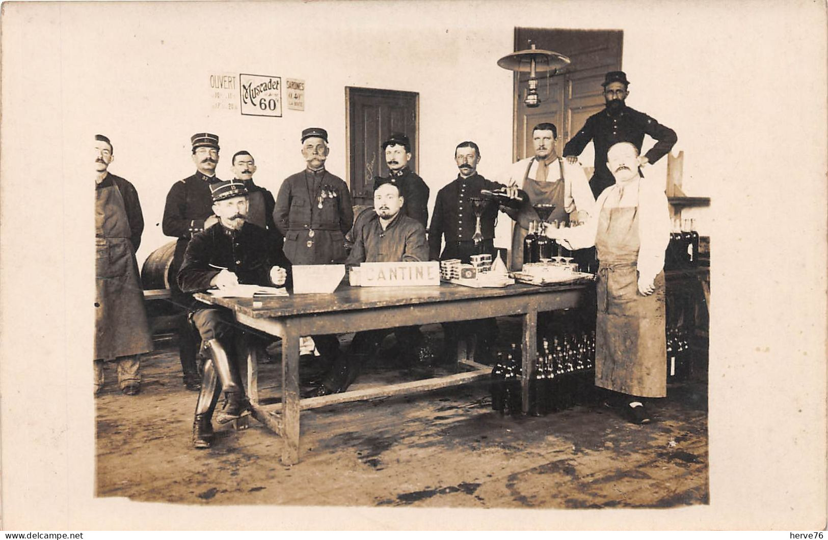 Militaria - Carte Photo - Soldats Des 15ème Et 37ème Régiments - Regimente