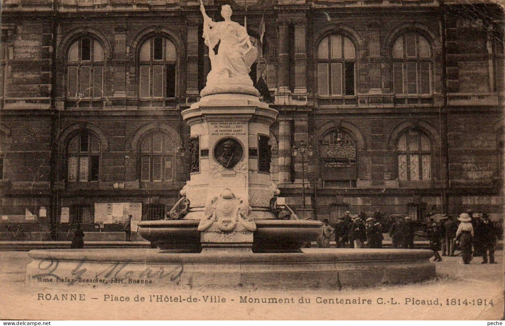 N°1290 W -cpa Roanne -place De L'hôtel De Ville- Monument- - Roanne