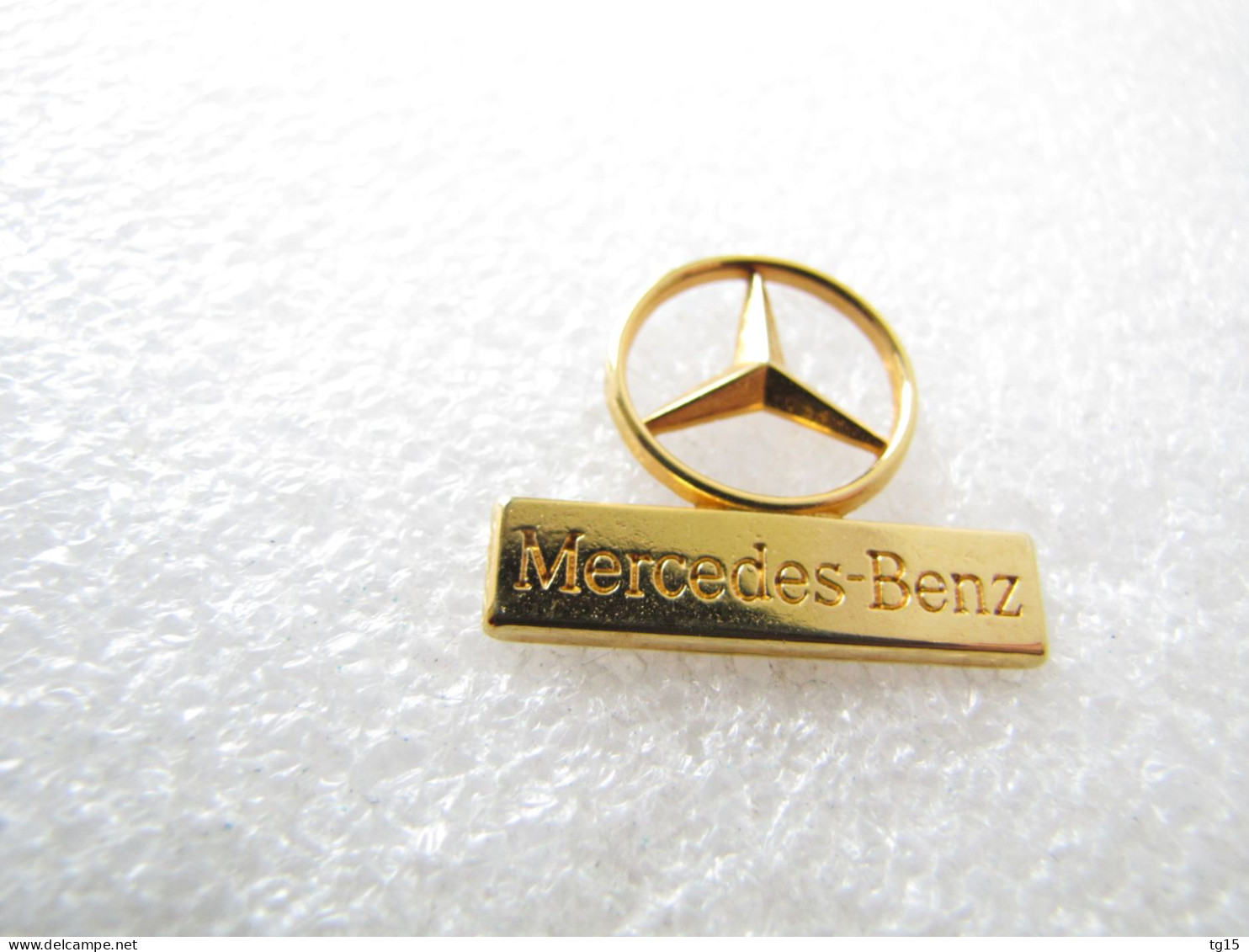 PIN'S   LOGO     MERCEDES-BENZ   Zamak  SOFREC - Mercedes