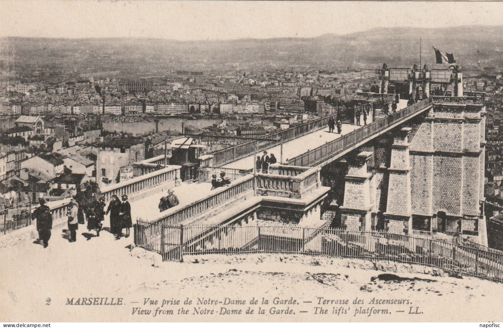 13-Marseille Vue Prise De Notre-Dame De La Garde Terrasse Des Ascenseurs - Notre-Dame De La Garde, Ascenseur