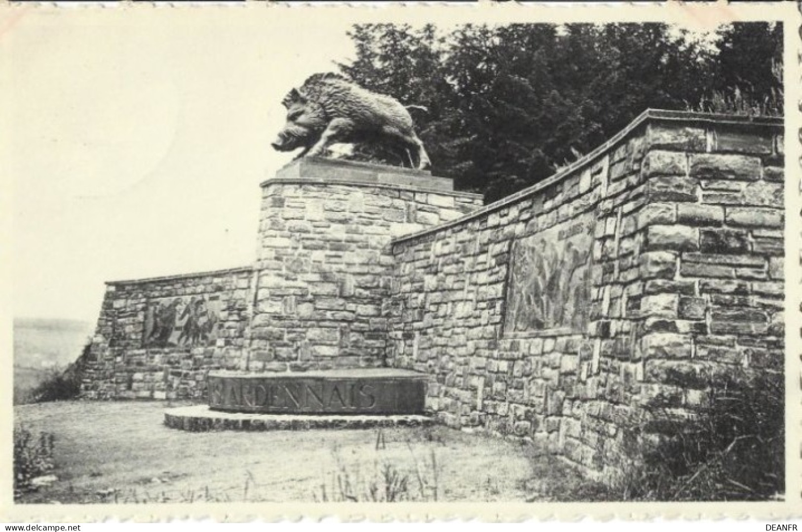 MARTELANGE : Monument Des Chasseurs Ardennais, Inauguré En Présence Du Roi Baudouin 1er, Le 11 Mai 1952. - Martelange