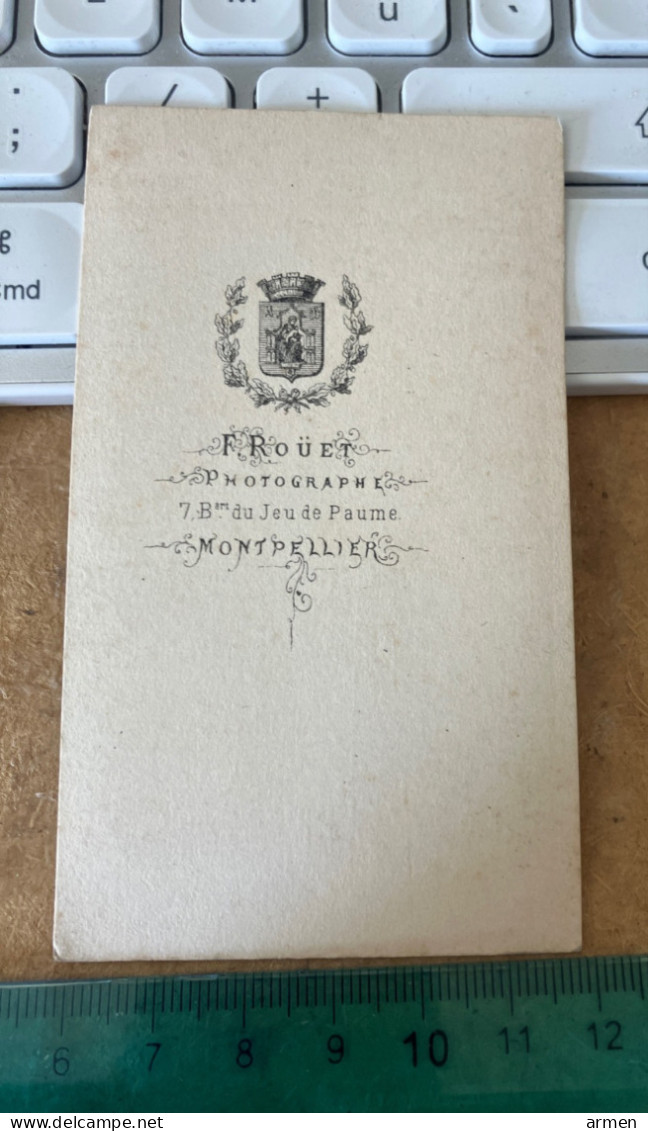 Réal Photo CDV Vers 1870 Portrait D' Une Femme  En Costume  Et La  Coiffée - F.Rouet  Montpellier Hérault 34 - Old (before 1900)