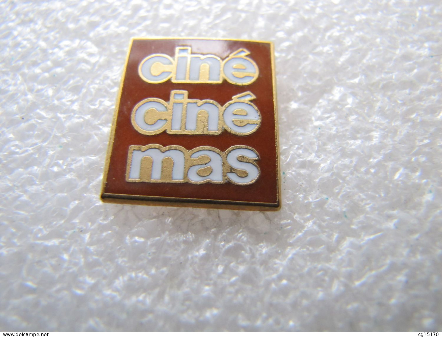 PIN'S    CINÉ CINÉMA   CANAL PLUS - Médias