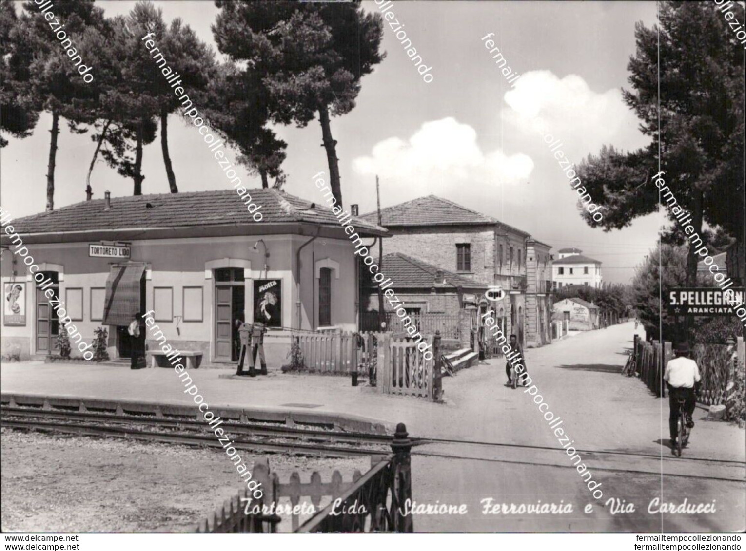 Cd617 Cartolina Tortoreto Lido Stazione Ferroviaria E Via Carducci Teramo - Teramo