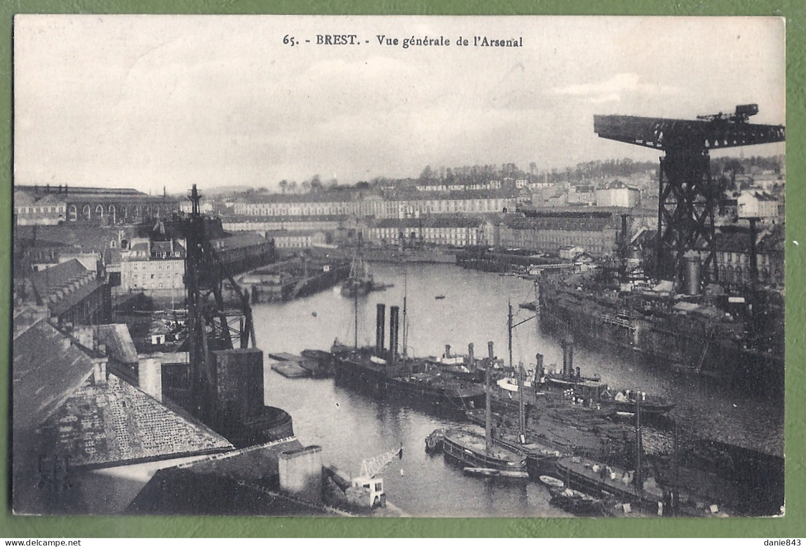 CPA - FINISTERE - BREST - VUE GÉNÉRALE DE L'ARSENAL - Bateaux, Remorqueurs, Grande Grue - Brest