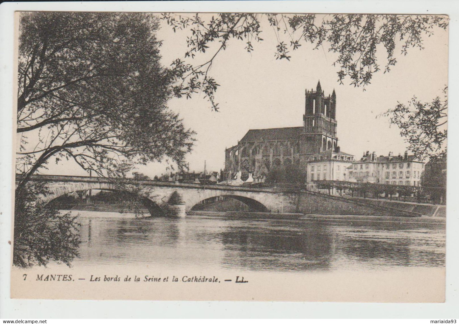 MANTES - YVELINES - LES BORDS DE LA SEINE ET LA CATHEDRALE - Mantes La Ville