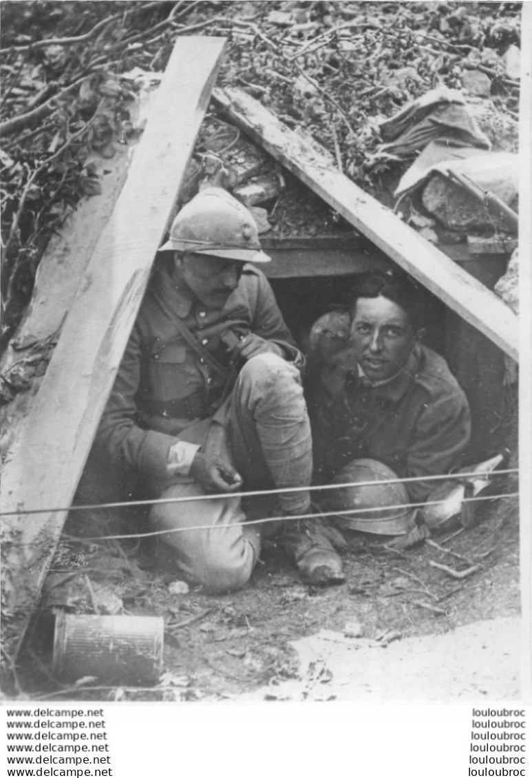 FRONT DE MARNE SOLDATS A L'ENTREE D'UN ABRI WW1 PHOTO ORIGINALE  24 X 18 CM - Krieg, Militär