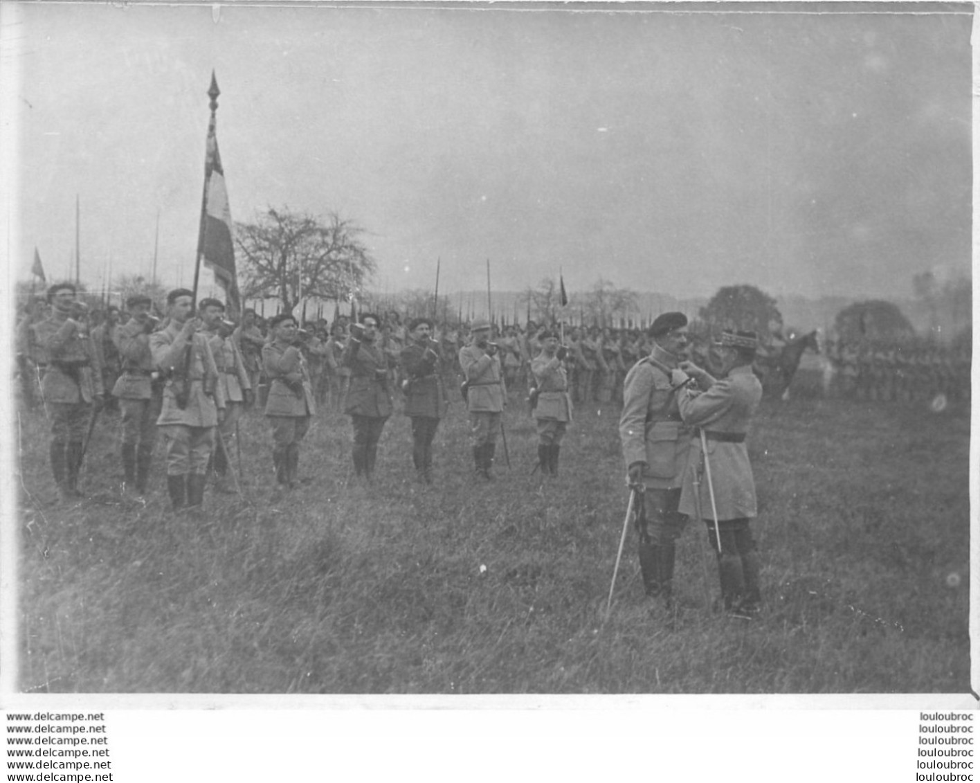 BATAILLE DE PICARDIE GENERAL HUMBERT DECORE LE GENERAL SERIGNY GUERRE WW1  PHOTO ORIGINALE 18X13CM - Oorlog, Militair