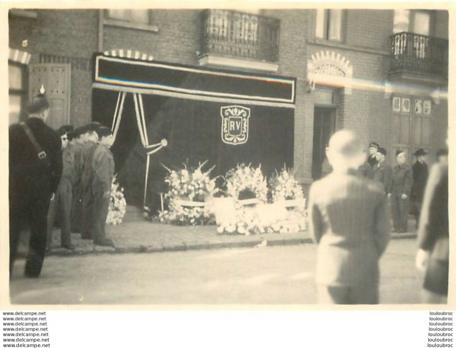 RARE PHOTO CANTELEU LAMBERSART CEREMONIE CIMETIERE SECTION MILITAIRE FORMAT 8 X 5.50 CM REF9 - Oorlog, Militair