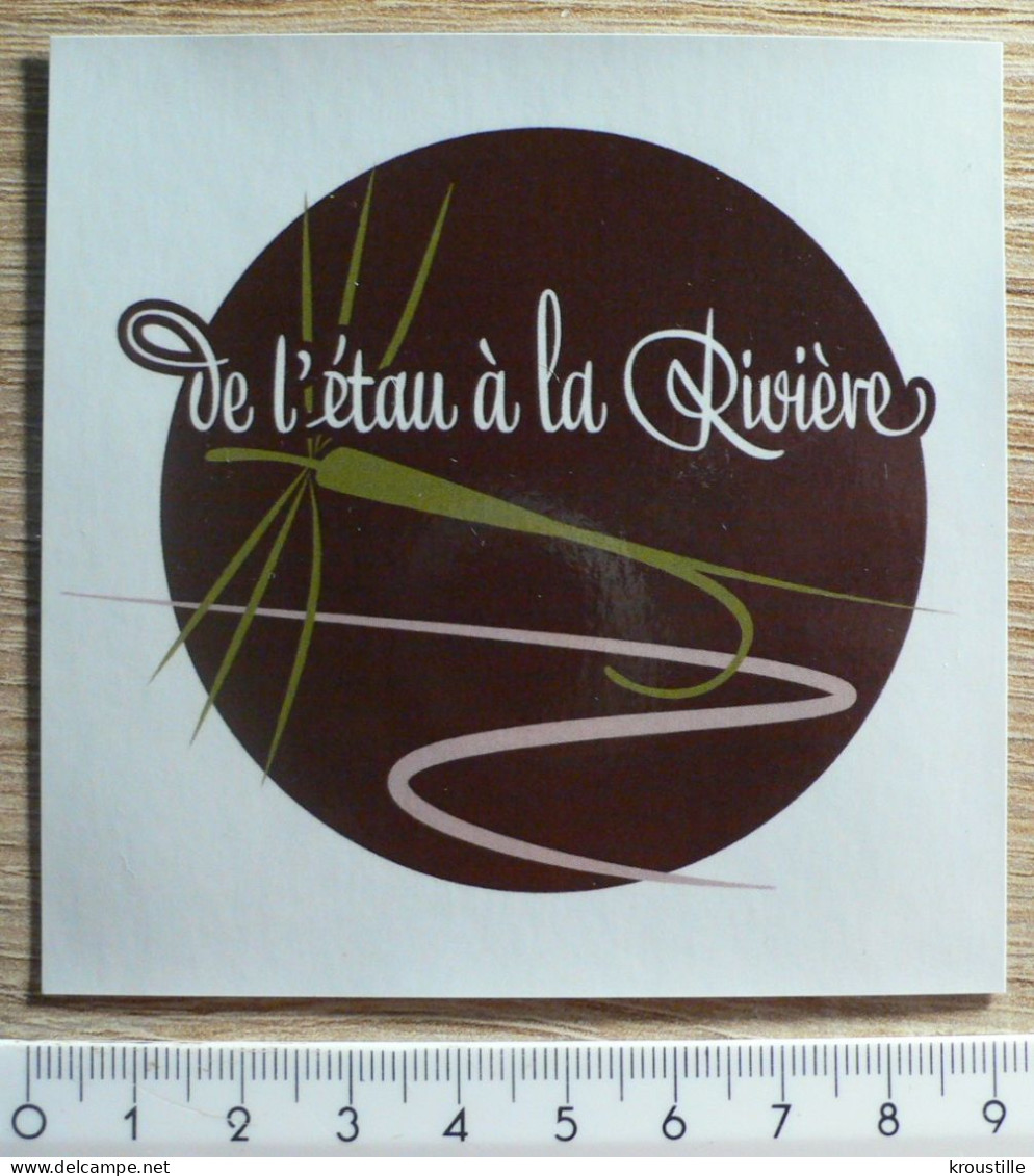 AUTOCOLLANT DE L'ETAU A LA RIVIERE - THEME PECHE - Stickers