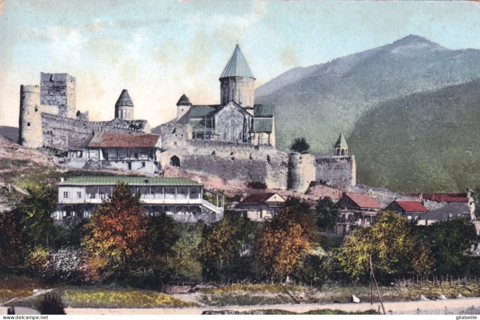 Le Caucase - La Route Militaire De Georgie - L église Et Le Chateau Des Eriztaves - Géorgie