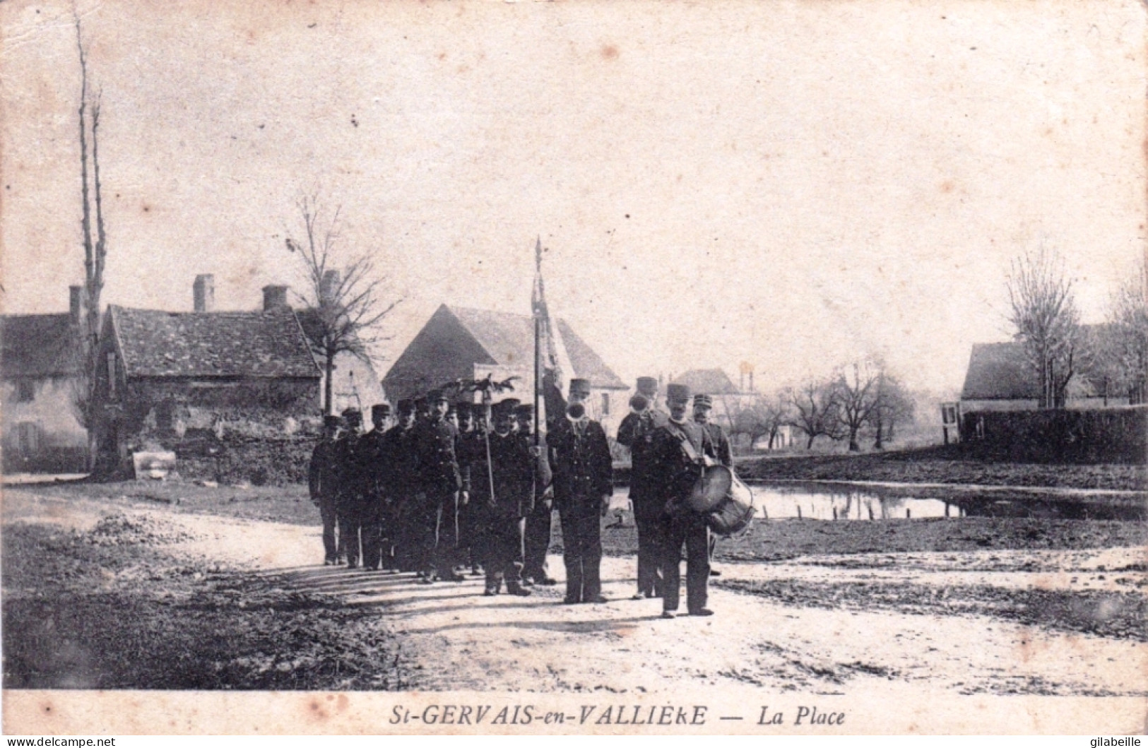 71 - Saone Et Loire - SAINT GERVAIS En VALLIERE - La Place  - Rare - Sonstige & Ohne Zuordnung