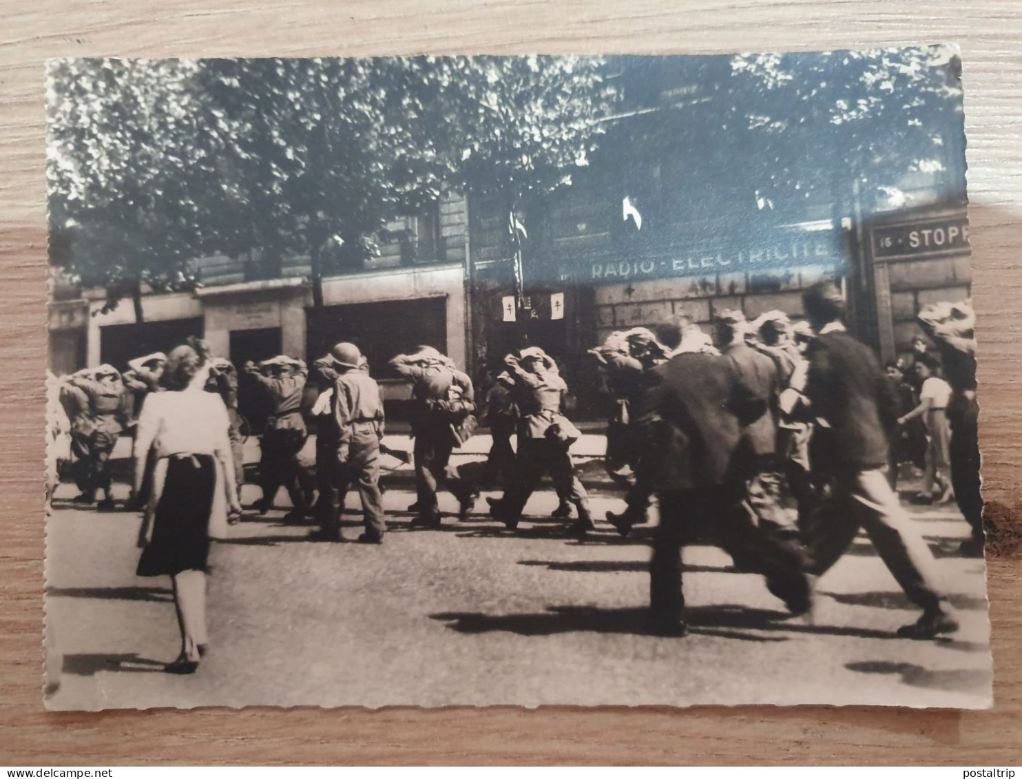 DES PRISONNIERS ALLEMANDS SONT EMMENES PAR DES SOLDATS AMERICAINS. MILITAR. MILITAIRE - Oorlog 1939-45